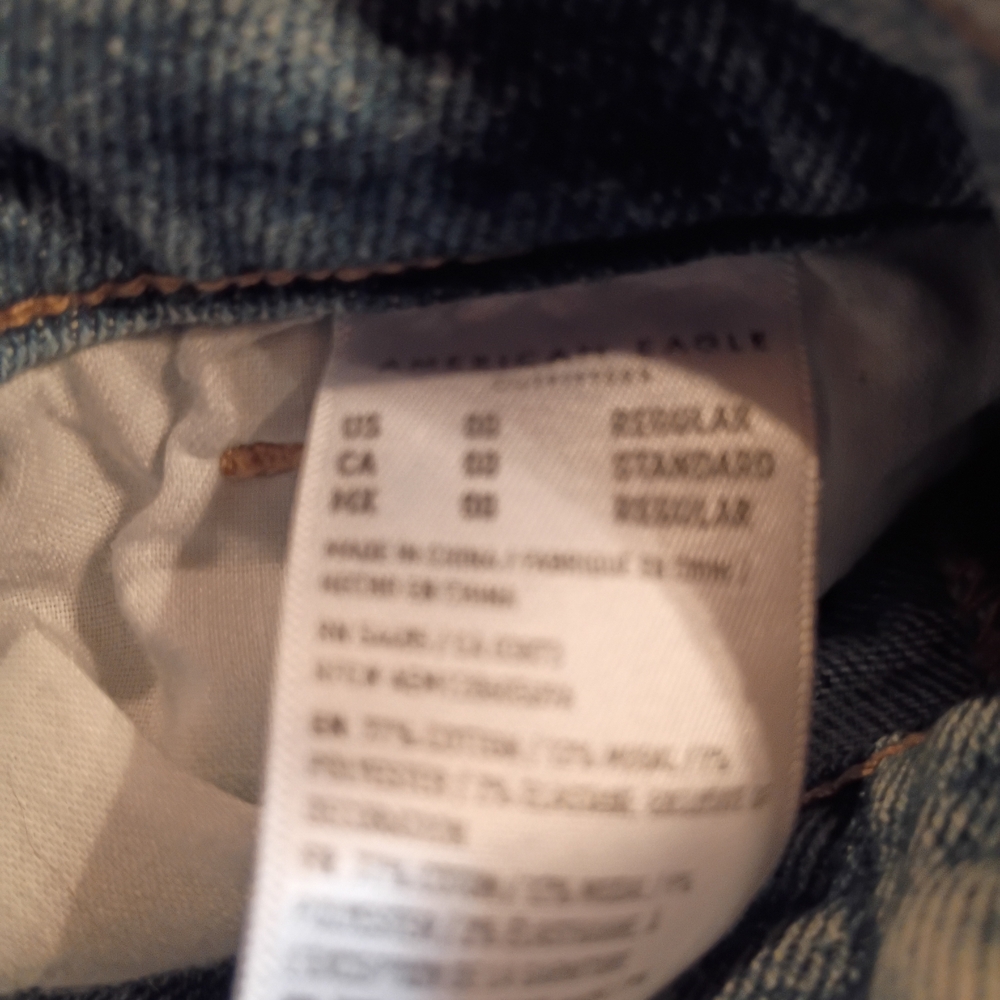 American Eagle Outfitters Light Blue Distressed Boyfriend Jeans - Picture 5 of 5